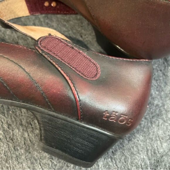 TAOS Sz 9 Velcro Closure Heeled Leather Mary Jane Comfort Shoes - Picture 9 of 11